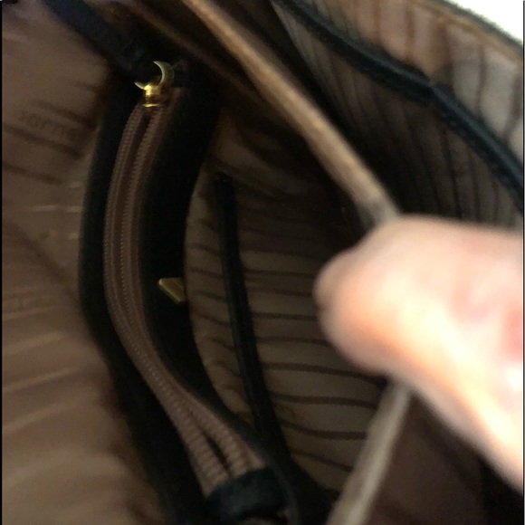 Liz Claiborne Crossbody - Picture 5 of 12